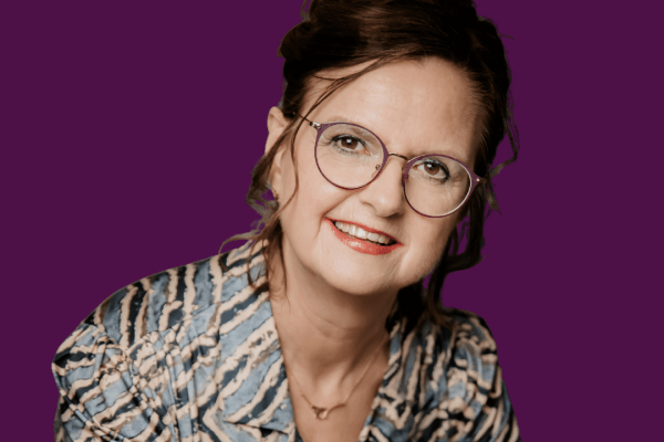 Lizeth Verheijen foto paars.png